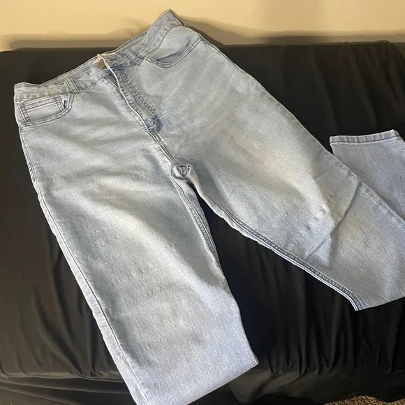 Forever 21 Light Blue Skinny Jeans - Picture 2 of 2